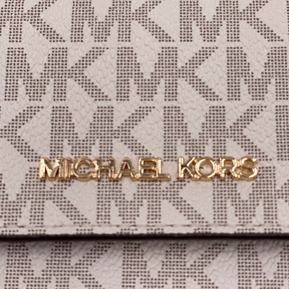 Michael Kors Trifold Wallet Vanilla - Picture 8 of 9